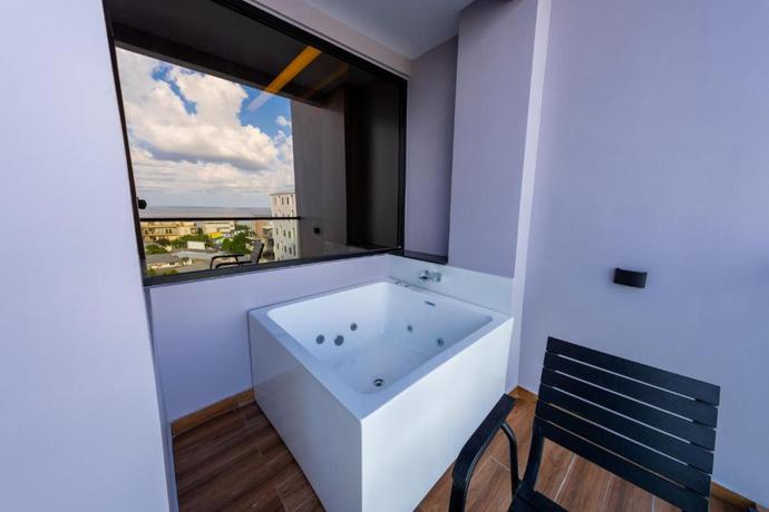 Imagen de la habitación del Hotel Triton Exotica. Foto 4