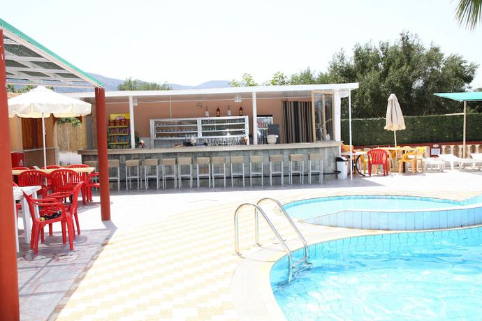 Imagen de la piscina del Hotel Triton Garden. Foto 19