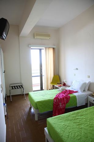 Imagen de la habitación del Hotel Triton Garden. Foto 8