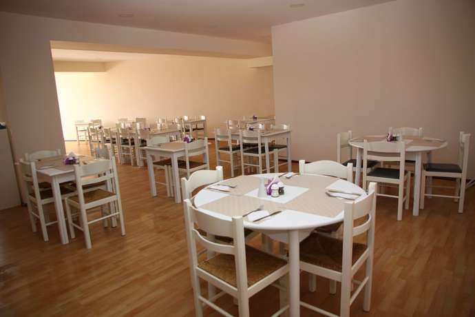 Imagen del bar/restaurante del Hotel Triton Garden. Foto 4