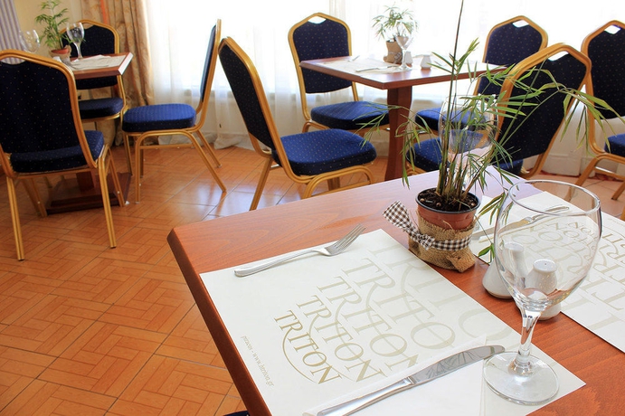 Imagen de los interiores del Hotel Triton, Pireo. Foto 15