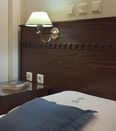 Imagen de la habitación del Hotel Triton, Pireo. Foto 10