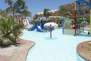 Imagen de la piscina del Hotel Triton Sea Beach. Foto 2