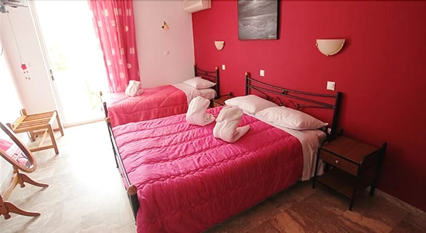 Imagen de la habitación del Hotel Triton and Bungalows. Foto 6