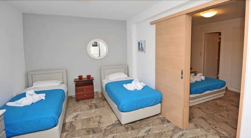 Imagen de la habitación del Hotel Triton and Bungalows. Foto 8