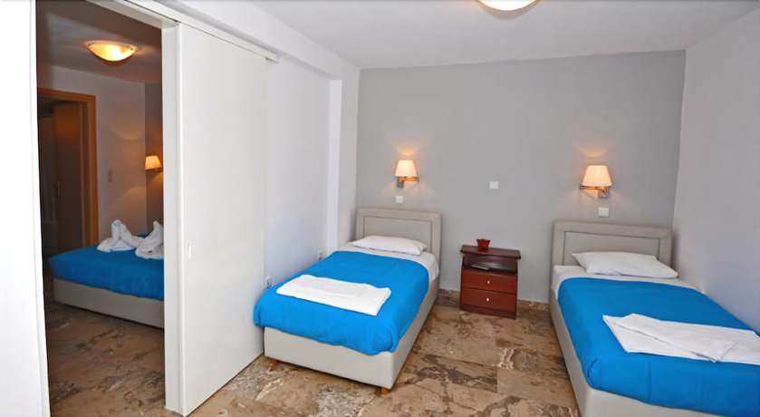 Imagen de la habitación del Hotel Triton and Bungalows. Foto 9