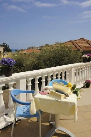 Imagen de los exteriores del Hotel Tritone, Laigueglia. Foto 16