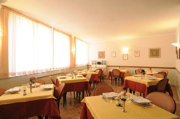 Imagen del bar/restaurante del Hotel Tritone, Laigueglia. Foto 3