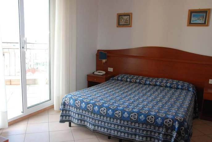 Imagen de la habitación del Hotel Tritone, Laigueglia. Foto 8