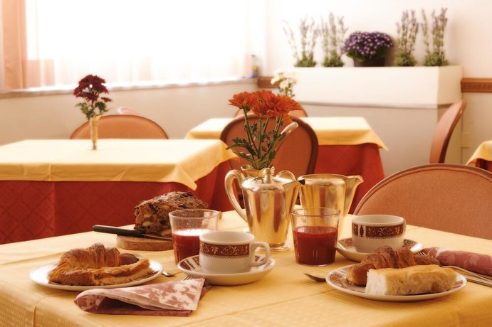Imagen del bar/restaurante del Hotel Tritone, Laigueglia. Foto 4