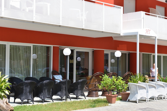 Imagen de los exteriores del Hotel Tritone, Riccione. Foto 8