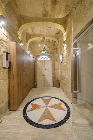 Imagen de los interiores del Hotel Tritoni harbour suites. Foto 20