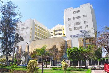 Imagen de los exteriores del Hotel Triumph Plaza. Foto 8