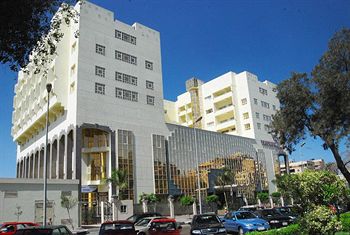 Imagen de los exteriores del Hotel Triumph Plaza. Foto 9