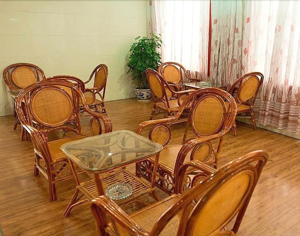 Imagen de los interiores del Hotel Triumph Power Hotel. Foto 16