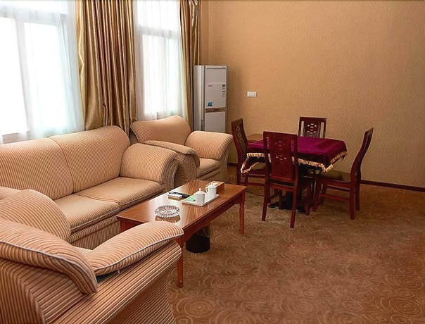 Imagen de la habitación del Hotel Triumph Power Hotel. Foto 4