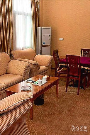 Imagen de la habitación del Hotel Triumph Power Hotel. Foto 5