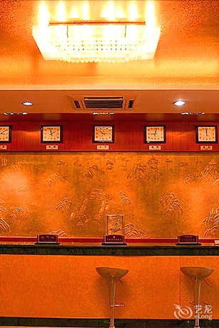 Imagen de los interiores del Hotel Triumph Power Hotel. Foto 18