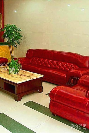 Imagen de los interiores del Hotel Triumph Power Hotel. Foto 19