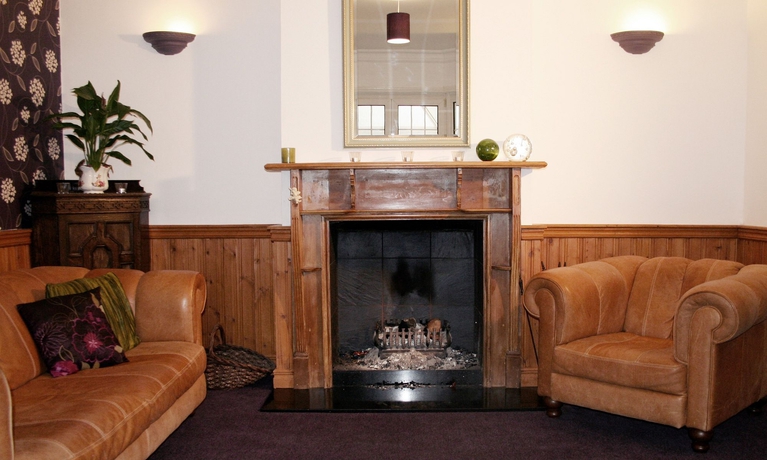 Imagen de los interiores del Hotel Trivelles Waterhall Country - Gatwick. Foto 16