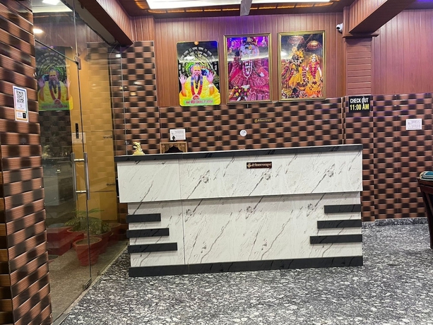 Imagen de los interiores del Hotel Triveni Inn. Foto 15