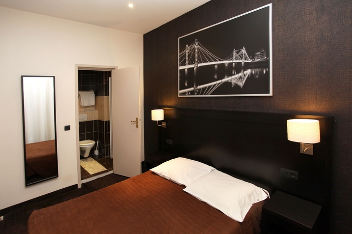 Imagen de la habitación del Hotel Trocadéro, Niza. Foto 8
