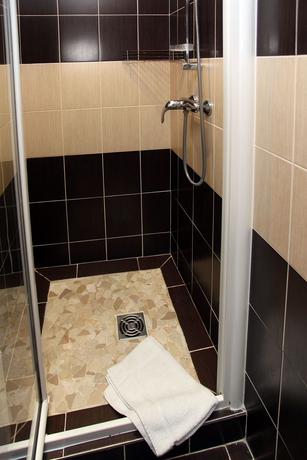 Imagen de la habitación del Hotel Trocadéro, Niza. Foto 9