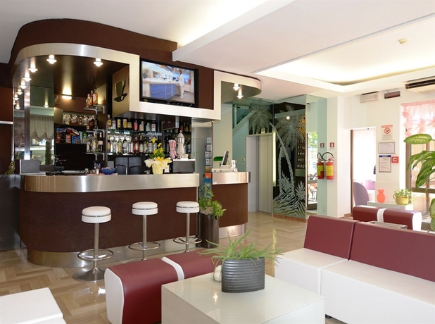 Imagen del bar/restaurante del Hotel Trocadero, Riccione. Foto 2