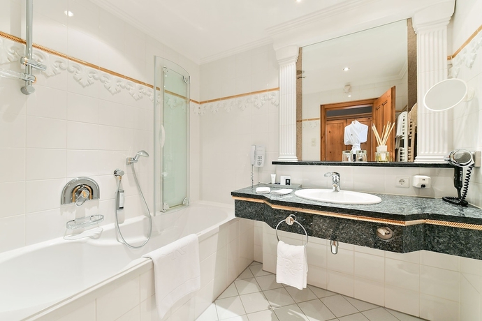 Imagen de la habitación del Hotel Trofana Royal. Foto 11