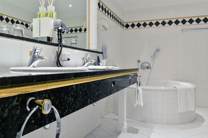 Imagen de la habitación del Hotel Trofana Royal. Foto 12