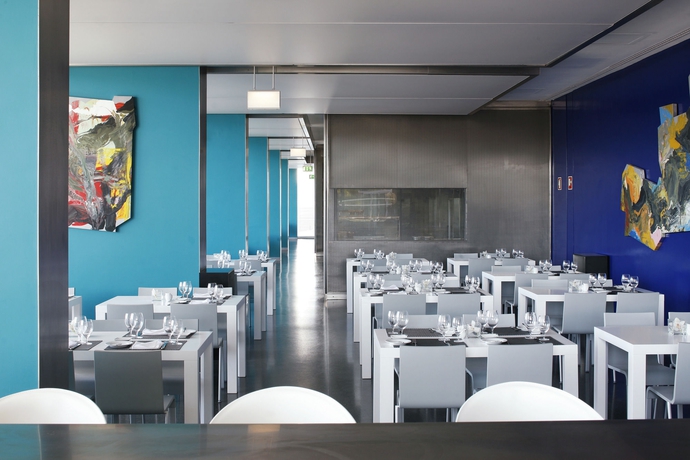 Imagen del bar/restaurante del Hotel Troia Design. Foto 4