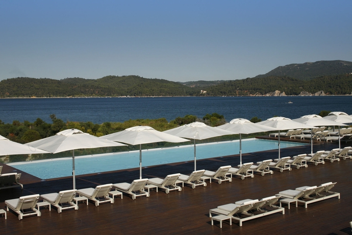 Imagen de la piscina del Hotel Troia Design. Foto 15