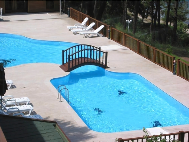 Imagen de la piscina del Hotel Troia Tusan. Foto 19