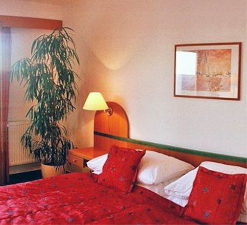 Imagen de la habitación del Hotel Troja. Foto 11