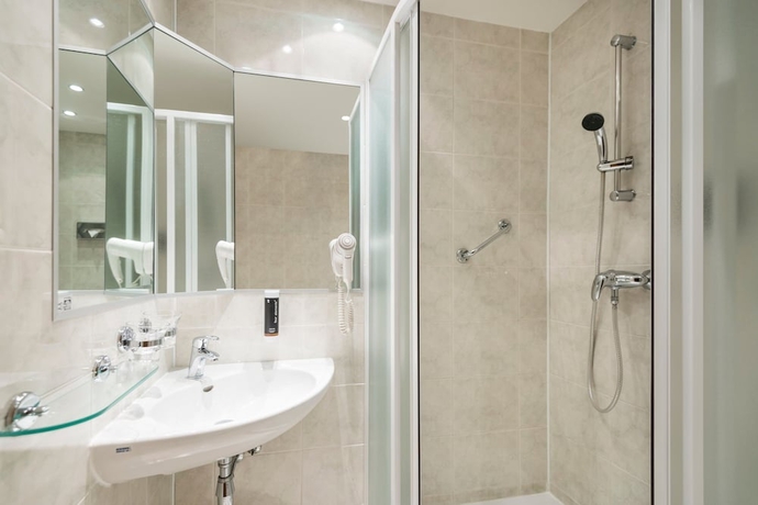 Imagen de la habitación del Hotel Troja. Foto 18