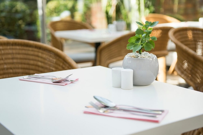 Imagen del bar/restaurante del Hotel Troja. Foto 2