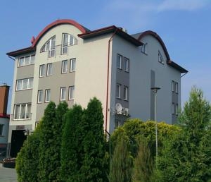 Imagen de los exteriores del Hotel Trojka. Foto 3
