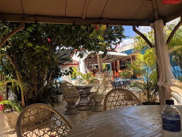 Imagen general del Hotel Tronco Inc. Foto 2