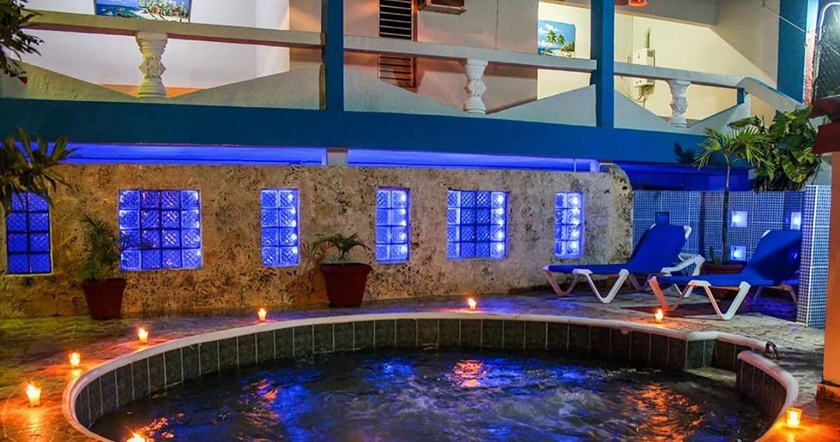 Imagen de la piscina del Hotel Tronco Inc. Foto 16
