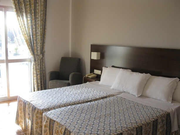 Imagen de la habitación del Hotel Troncoso. Foto 7