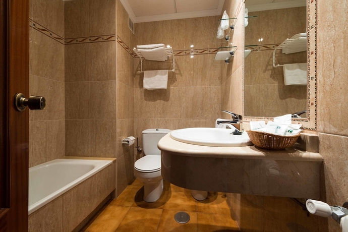 Imagen de la habitación del Hotel Troncoso. Foto 13