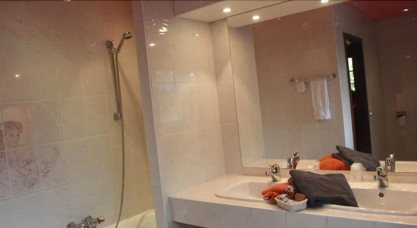 Imagen de la habitación del Hotel Troopeird. Foto 19