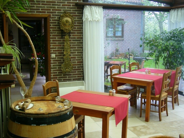 Imagen del bar/restaurante del Hotel Troopeird. Foto 5