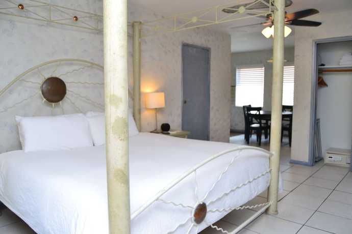 Imagen de la habitación del Hotel TropiRock A North Beach Village Resort. Foto 10