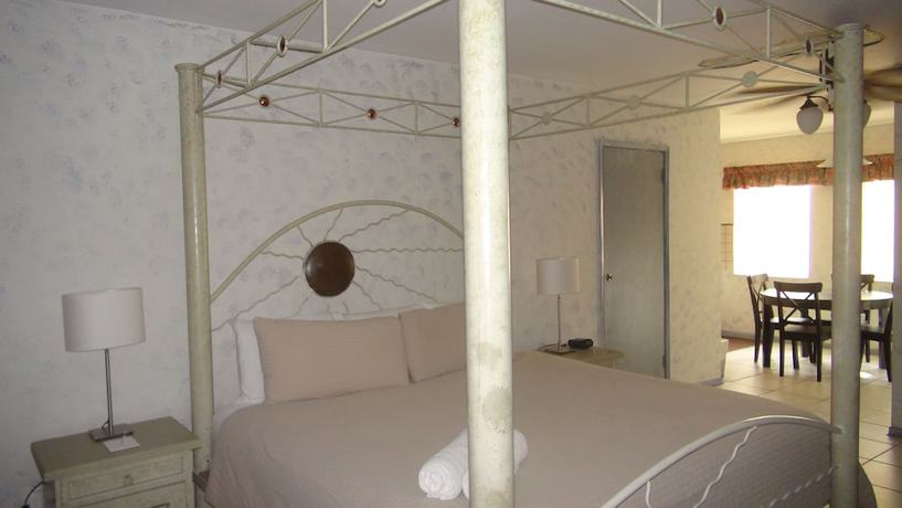 Imagen de la habitación del Hotel TropiRock A North Beach Village Resort. Foto 17