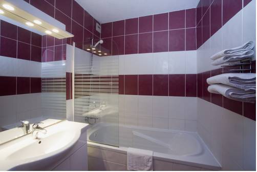 Imagen de la habitación del Hotel Tropic. Foto 14