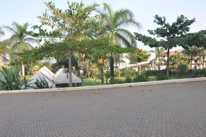 Imagen de los exteriores del Hotel Tropic Inn. Foto 11