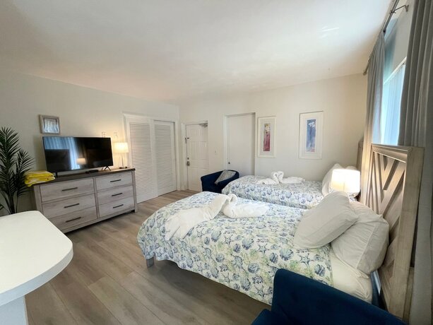 Imagen general del Hotel Tropic Isle Beach Resort. Foto 2