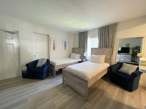 Imagen general del Hotel Tropic Isle Beach Resort. Foto 4