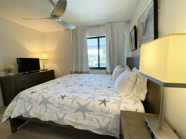 Imagen general del Hotel Tropic Isle Beach Resort. Foto 6